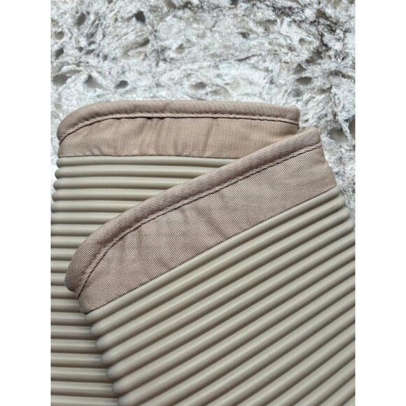 KitchenAid Ribbed Soft Silicone Oven Mitt Set, 7"x13", Milkshake 2 Count - Picture 8 of 11